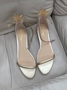 Lilly Pulitzer Gold Laura Pineapple Sandals size 9